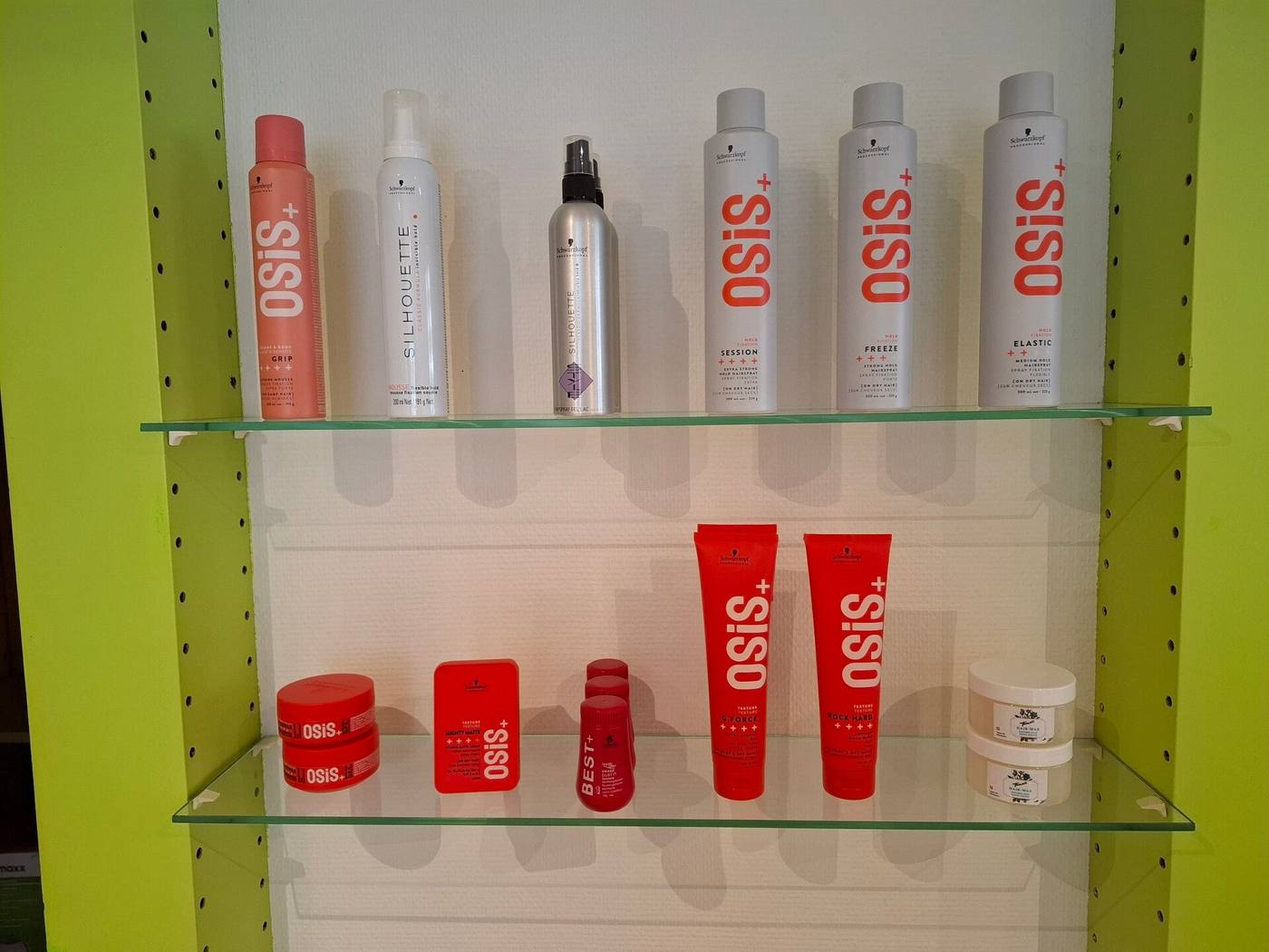 Schwarzkopf OSiS Stylingprodukte im Verkaufsregal